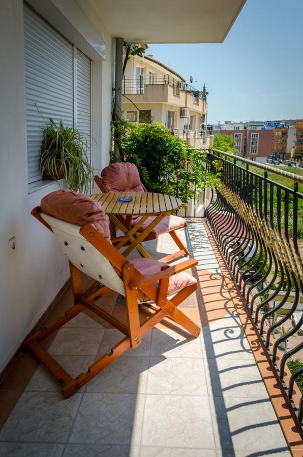 פרימורסקו Kalypso Hotel מראה חיצוני תמונה
