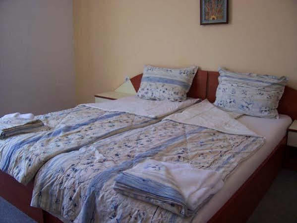 פרימורסקו Kalypso Hotel מראה חיצוני תמונה